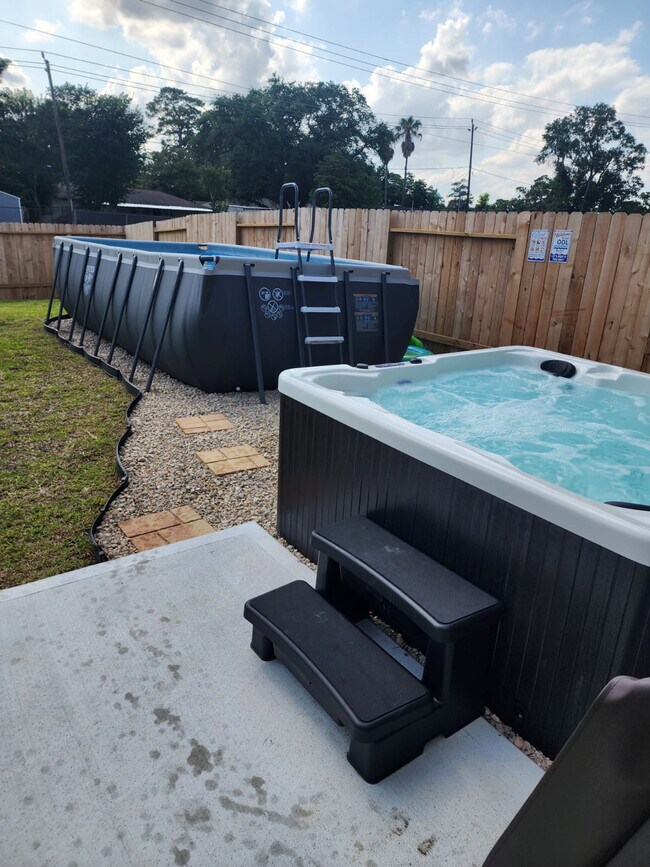 Building Photo - 10314 Woodwick St