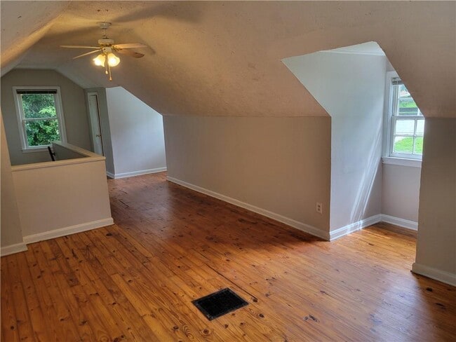 Building Photo - 3748 Clairmont Rd