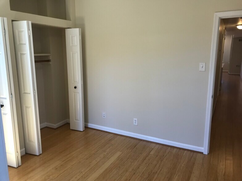 Larger/rear bedroom - 1448 Newton St NW