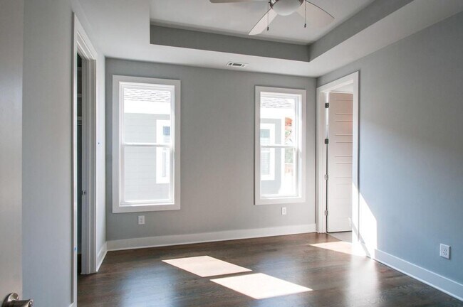 Building Photo - Stunner in the Arts District