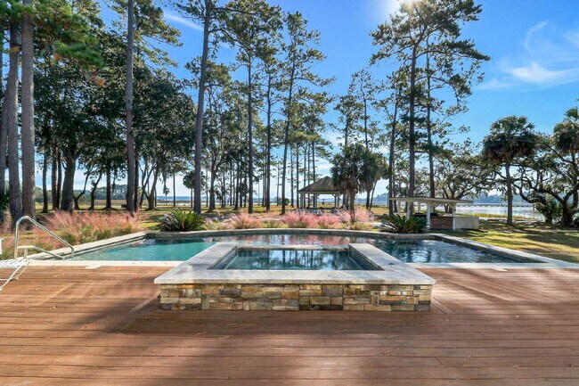 Building Photo - Private, Low Country Residence for Rent!