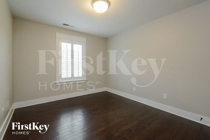 Building Photo - 1441 Valley Trace