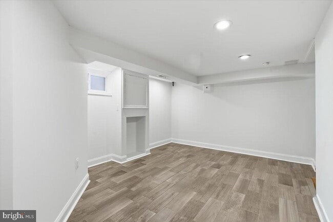 Building Photo - 4410 Vermont Ave