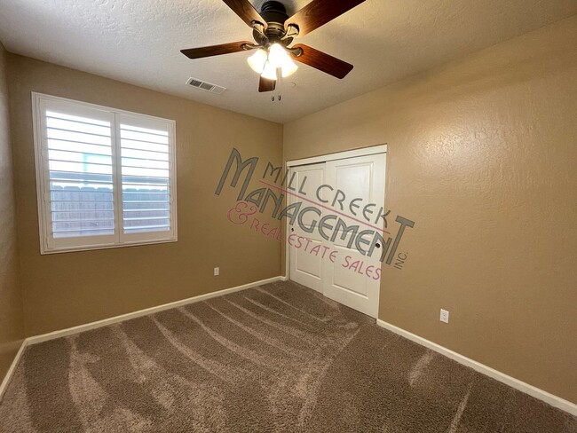 Building Photo - $500 OFF FIRST MONTHS RENT