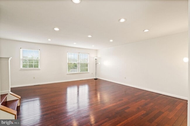 Building Photo - 11070 Clovertree Ct
