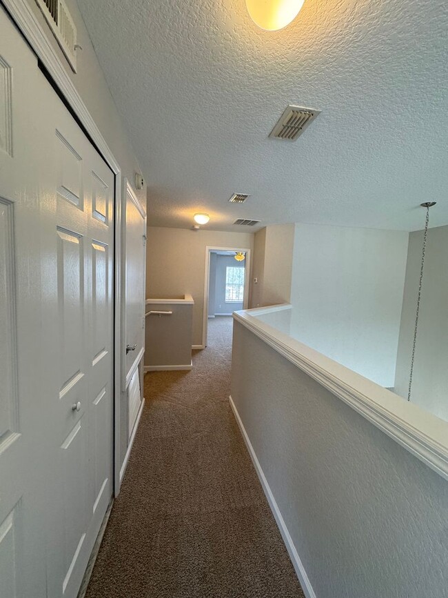 Building Photo - Spring Isle: 3 Bedroom, 3.5 Bath, 2 Car Ga...