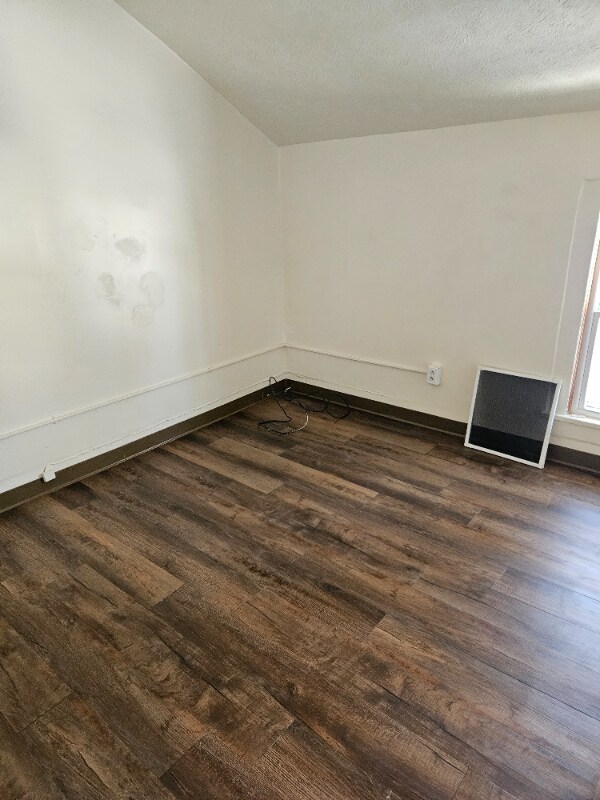 Building Photo - 46 Champlain St