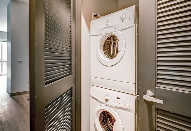 Washer/Dryer in unit - Detroit Terraces