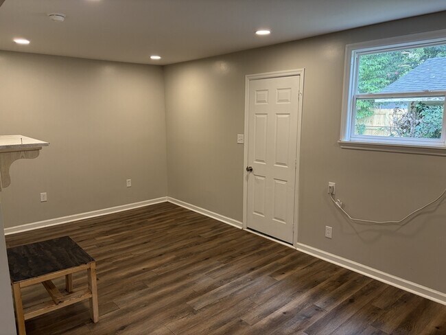 Building Photo - 4 Bed / 4 Bath House for Rent in Huntsville, AL 35803