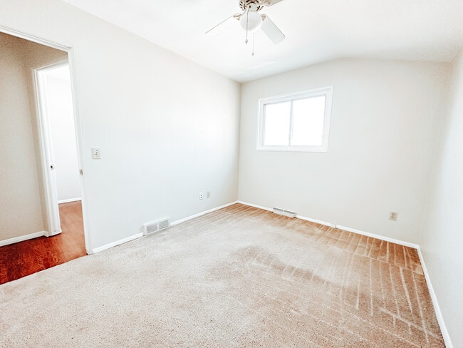 Building Photo - 3025 S Byrne Rd