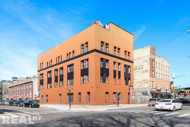 Building Photo - 16 Howard Ave