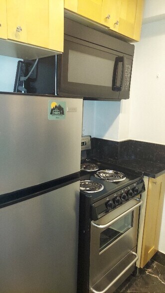 Building Photo - 2141 I St NW