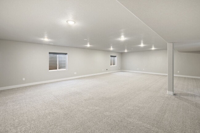 Building Photo - Stylish 5-Bedroom Rancher with Finished Basement, Upgrades & Private Backyard—Centrally Located t...