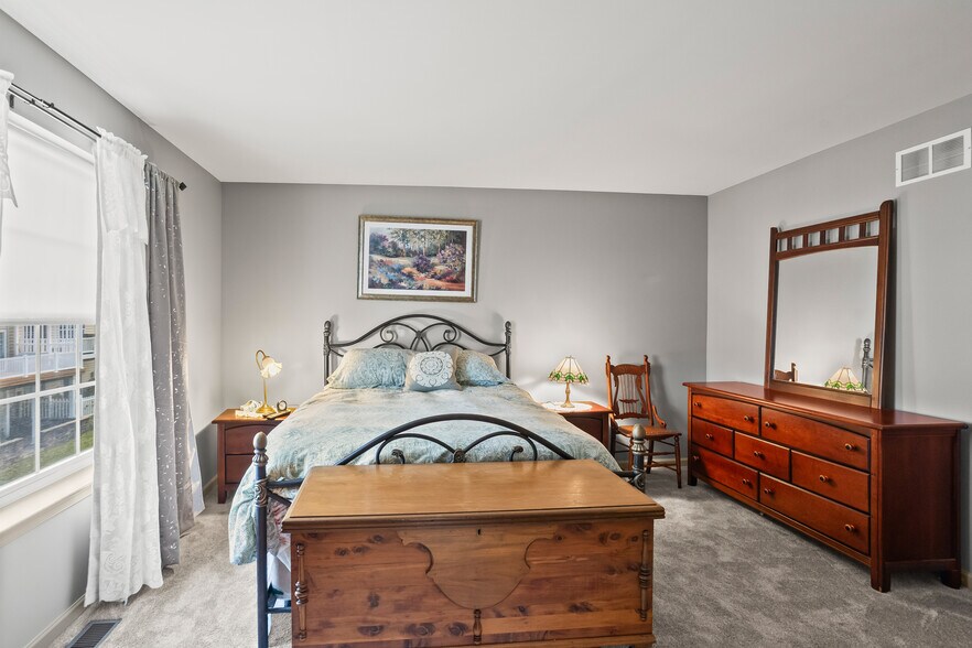 Building Photo - 14 Indiana Cir