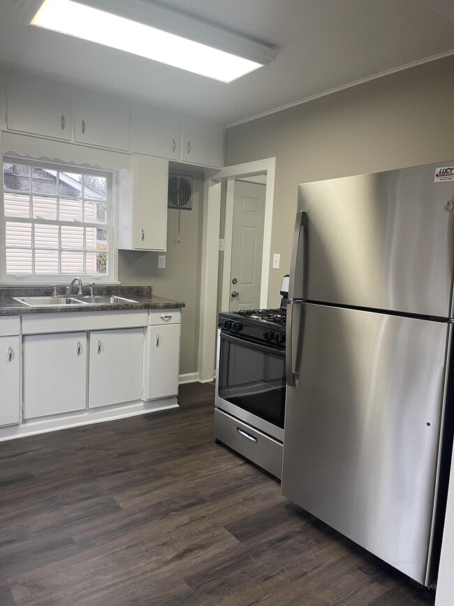 Building Photo - 35756 N Watson Ave