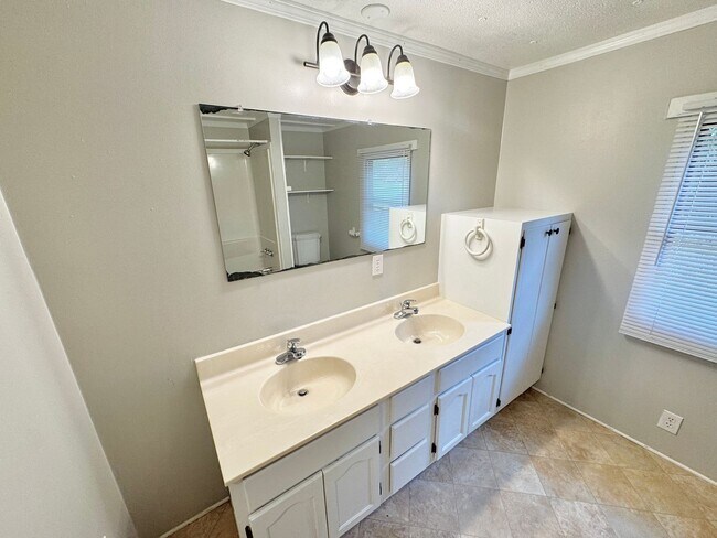 Building Photo - Statesville - HWY 90 - 3 Bedroom/ 1.5 Bath
