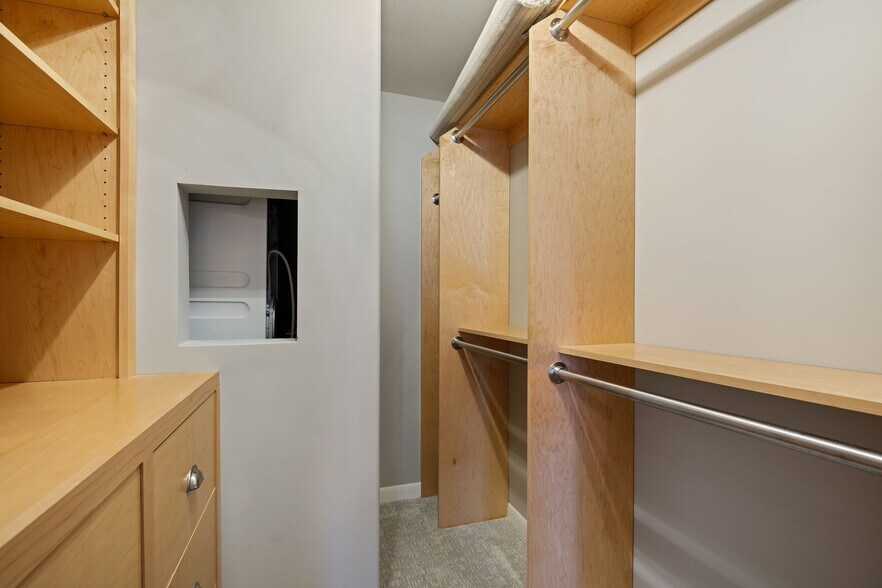 Building Photo - 126 Por La Mar Cir