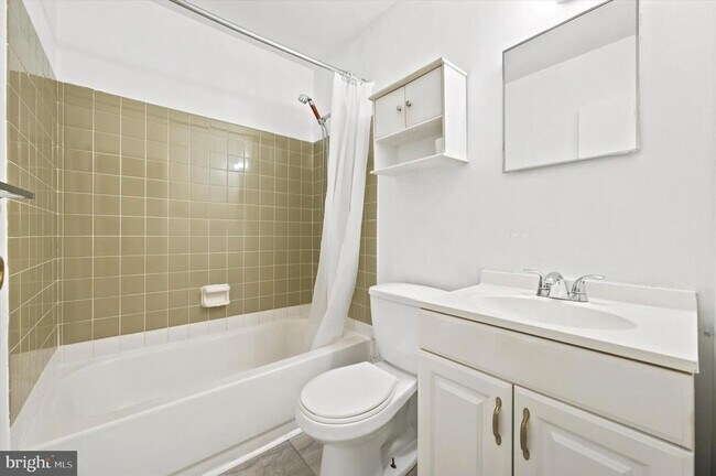Building Photo - 4815 Fairmount Ave
