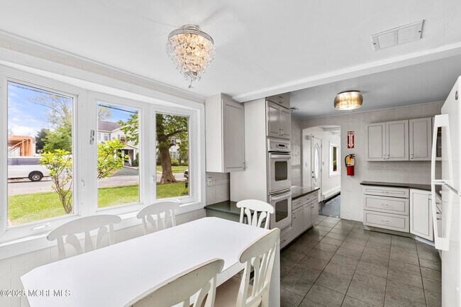 Building Photo - 297 Highland Ave