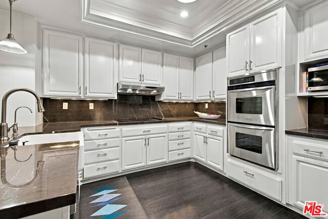 Building Photo - 2132 Century Park Ln