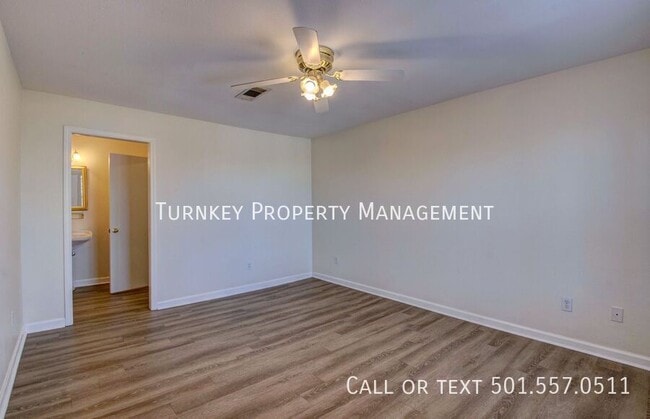 Building Photo - 3 Rocky Top Cove