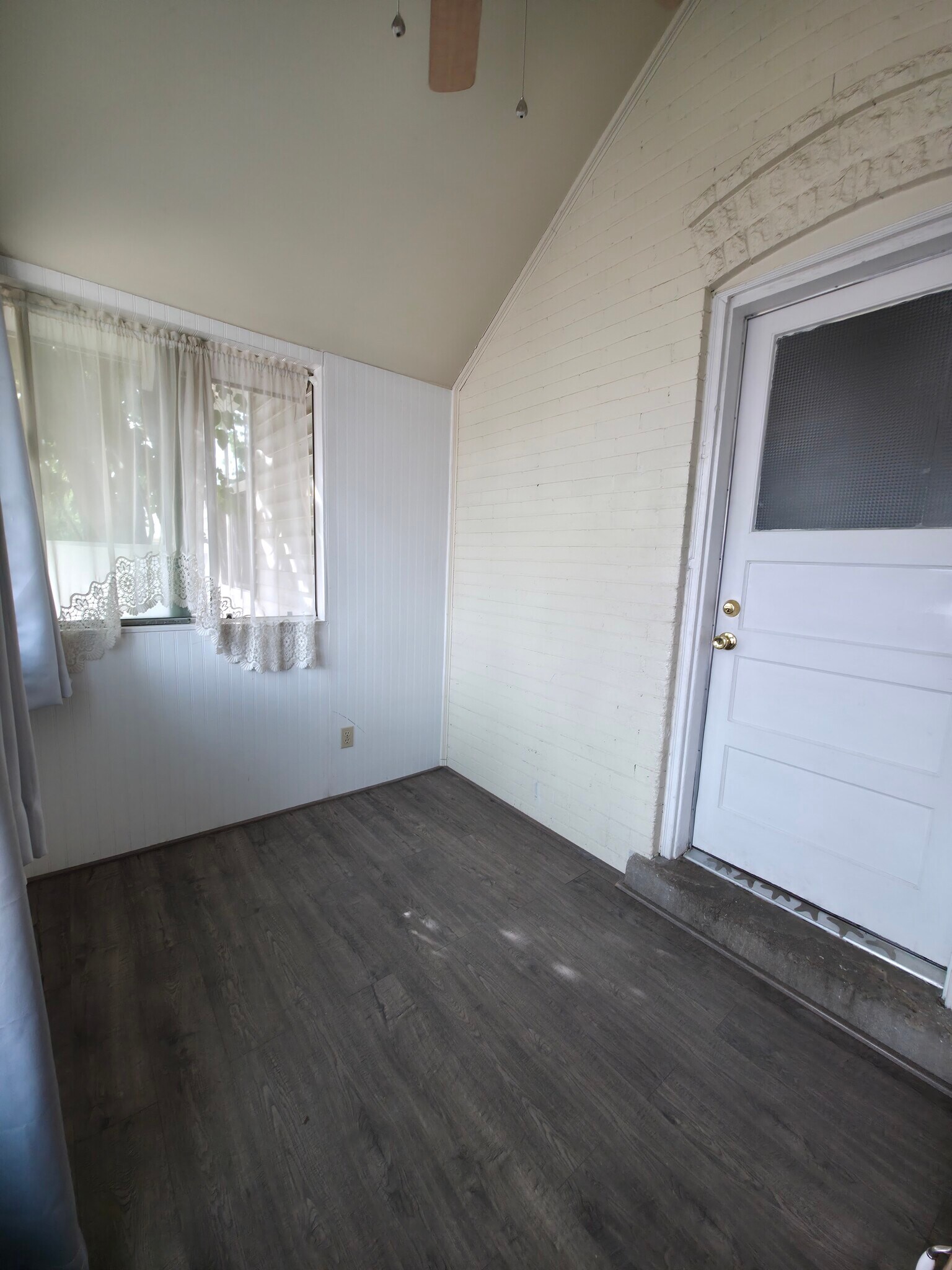 Building Photo - 163 W 400 S