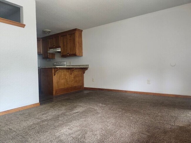 Building Photo - 1405 Neil Ln