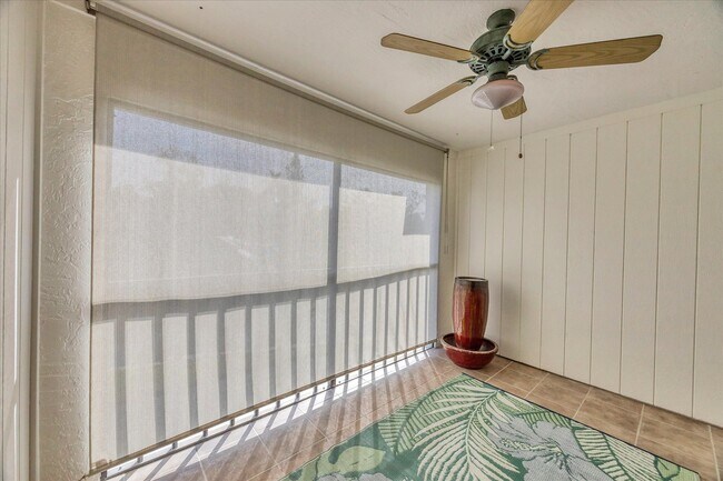 Building Photo - 2124 N Tamiami Trl