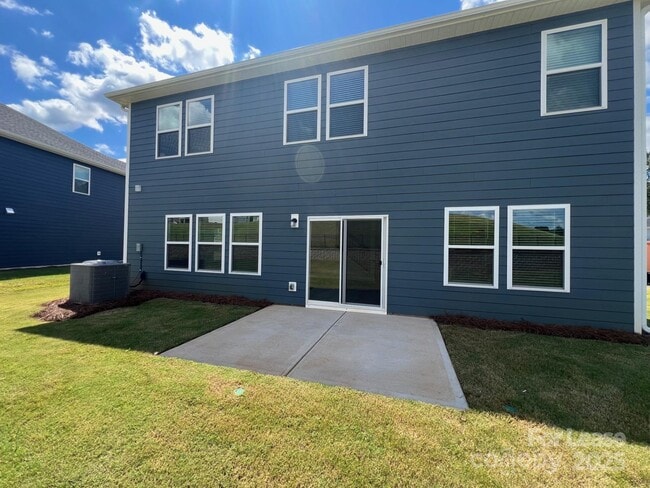 Building Photo - 2141 Sunflower Cir