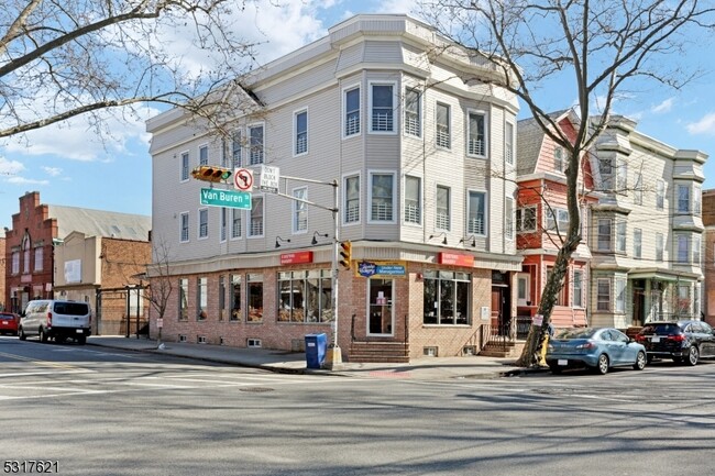 Building Photo - 198 Van Buren St