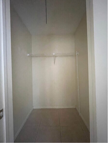 Building Photo - 1639 Barbarie Ln
