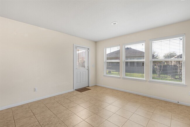 Building Photo - 3710 Saddlebag Way