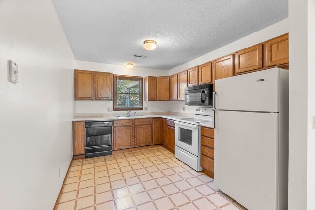 Building Photo - Stonebridge 3711/3713