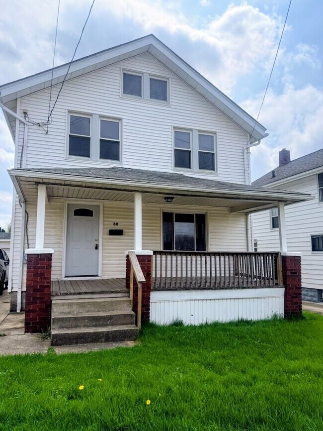 Building Photo - Three bedroom one bathroom single family home for rent