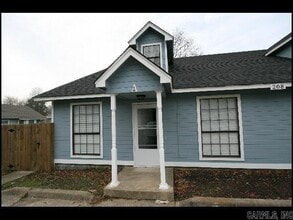 Building Photo - 208 S Linden St