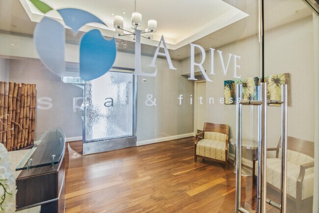 Building Photo - 1431 Riverplace Blvd