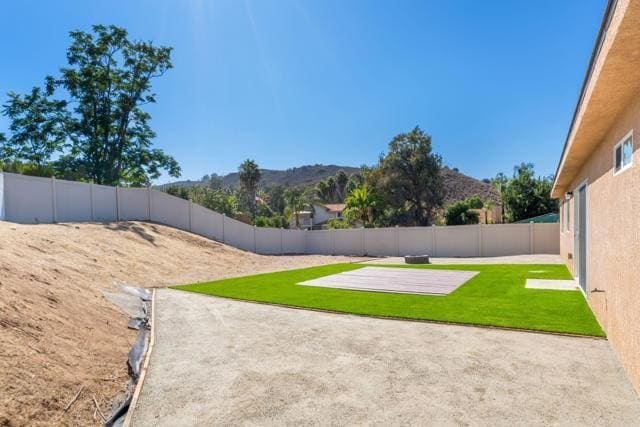 Building Photo - 9086 Los Coches Rd