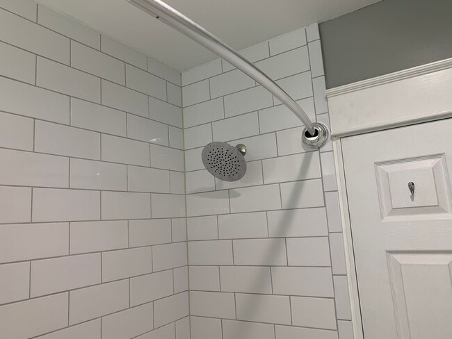 Building Photo - Norwood Duplex W/ Driveway Parking