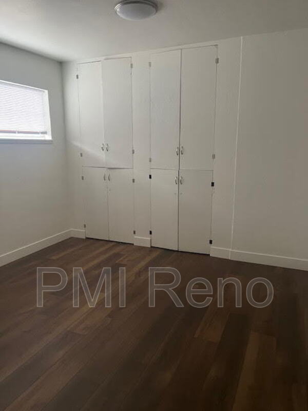 Building Photo - 614 Kuenzli St