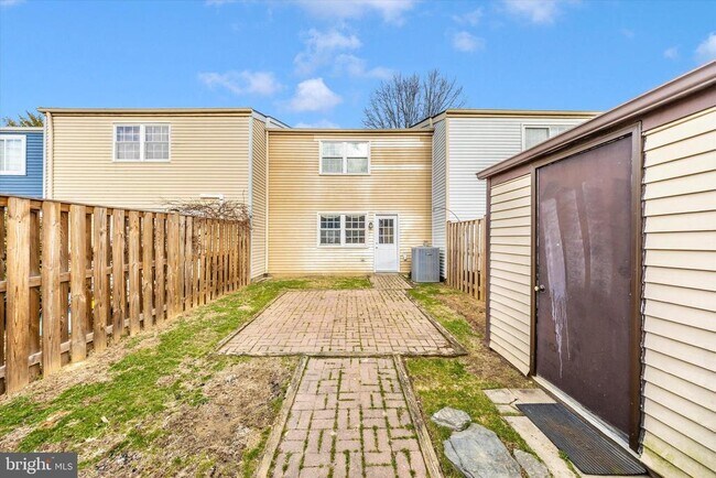 Building Photo - 103 Savannah Ct