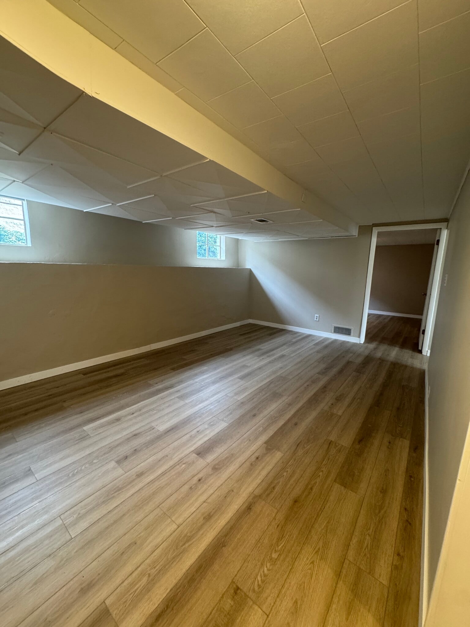 Building Photo - 259 E Kelsey Ave