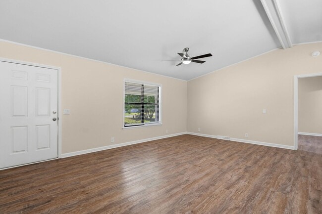 Building Photo - 118 Hope Ln
