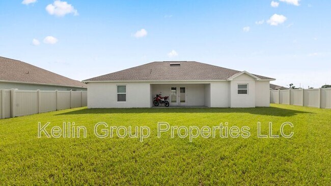 Building Photo - 4762 Drake Ave