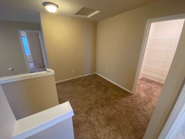 Building Photo - 3 Bedroom Corner Lot DuPont Home
