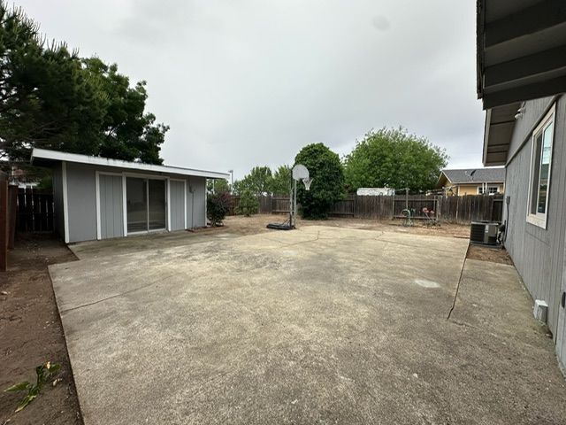 Building Photo - 111 Francisco Villa Dr