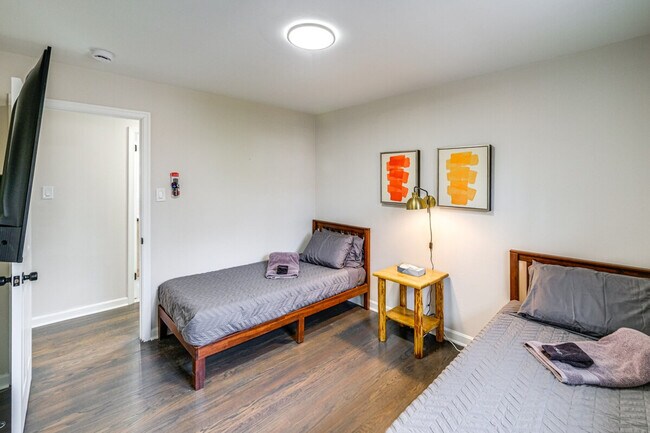 Building Photo - 5123 Boulder Dr