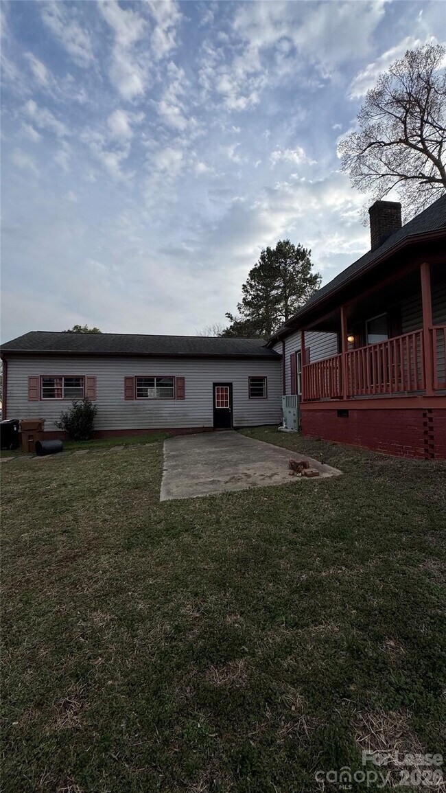 Building Photo - 181 McGill Ave NW