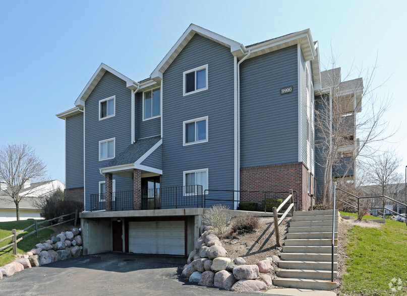 Exterior Facade - Brandywood Apartments