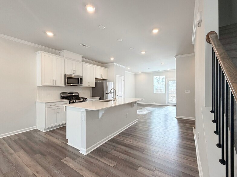 Building Photo - 196 Aster Bloom Ln