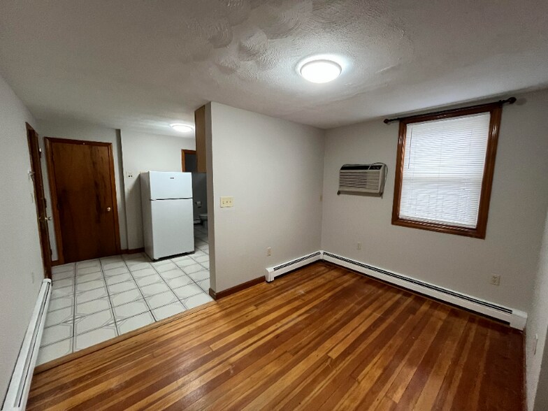 Building Photo - 28 Clay St